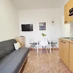 Apartment Sanja - One Bedroom With Balcony And Sea View 4