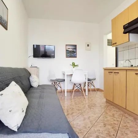 Sanja - One Bedroom With Balcony And Sea View 4 *