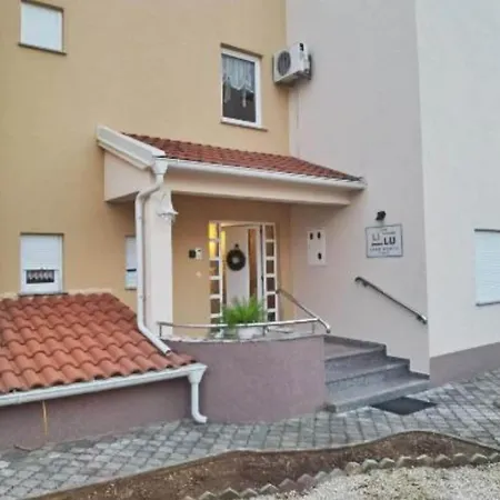 Apartmán Sanja - One Bedroom With Balcony And Sea View 4