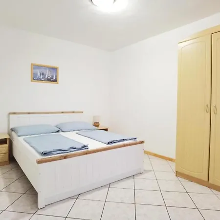 Daire Sanja - One Bedroom With Balcony And Sea View 4